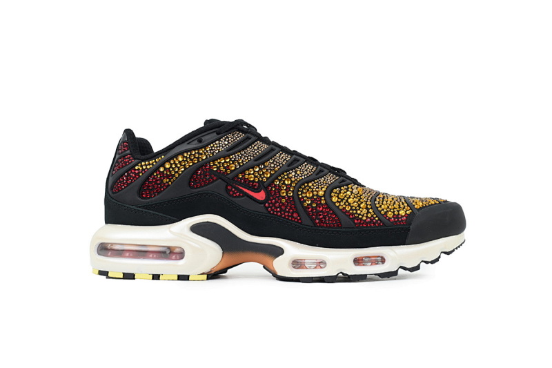 【DA1MA】黑红钻 NIKE 休闲时尚跑步鞋 FZ9042-001 Swarovski x Nike Wmns Air Max Plus 'Sunset'