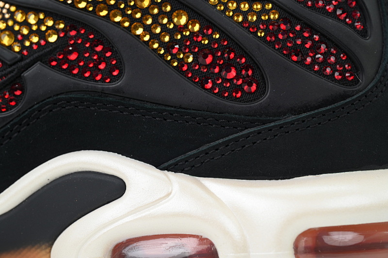 【DA1MA】黑红钻 NIKE 休闲时尚跑步鞋 FZ9042-001 Swarovski x Nike Wmns Air Max Plus 'Sunset'