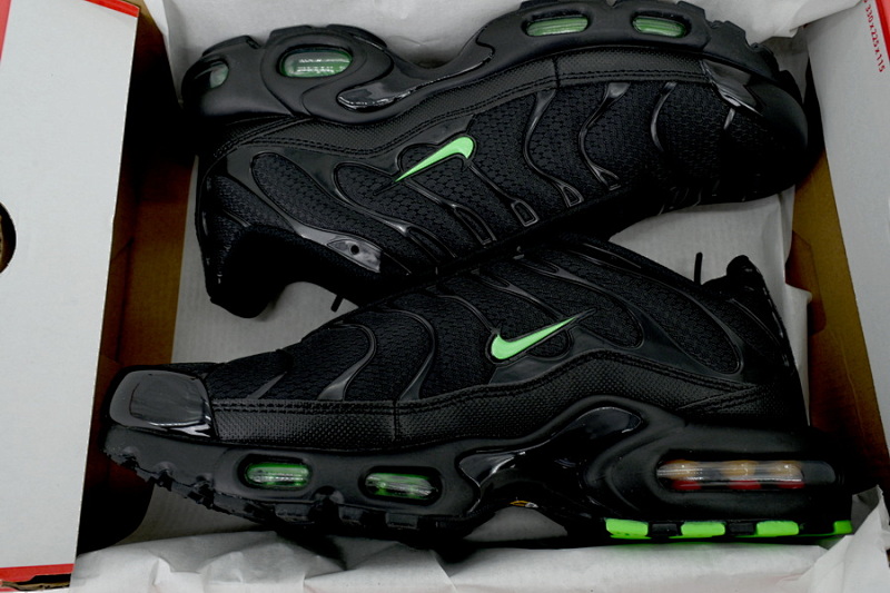 yupoo_384067_9136b285.jpg 【BA3MA】墨绿 耐克 NIKE 休闲时尚跑步鞋 DM0032-024 Nike Air Max Plus 'Green Strike'
