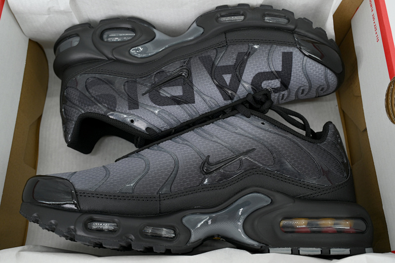 【BA3MA】黑灰 耐克 NIKE 休闲时尚跑步鞋 IB2253-001 Nike Paris Saint-Germain x Air Max Plus 'Black Particle Grey'