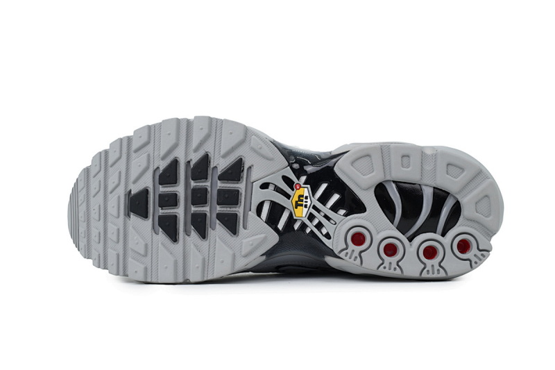 yupoo_384702_019339ec.jpg 【BA3MA】灰色-021 耐克 NIKE 休闲时尚跑步鞋 852630-021 Air Max Plus TN 'Wolf Grey'