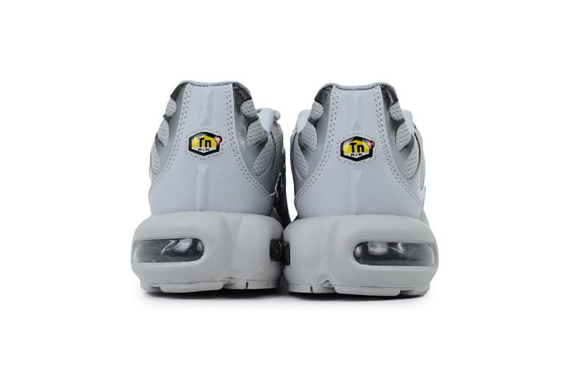 yupoo_384702_67e01408.jpg 【BA3MA】灰色-021 耐克 NIKE 休闲时尚跑步鞋 852630-021 Air Max Plus TN 'Wolf Grey'