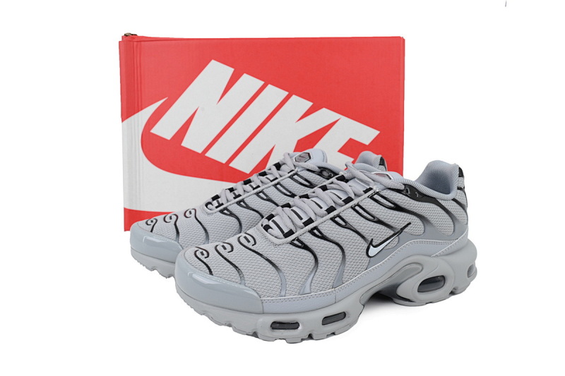 yupoo_384702_b12d9bba.jpg 【BA3MA】灰色-021 耐克 NIKE 休闲时尚跑步鞋 852630-021 Air Max Plus TN 'Wolf Grey'
