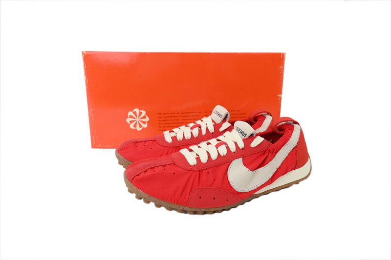 yupoo_388826_bfd6dd21.jpg 【BA1HM】红色 耐克 X 雅克慕斯 时尚休闲鞋 HV8547-600 Jacquemus x Nike Wmns Moon Shoe SP 'University Red'