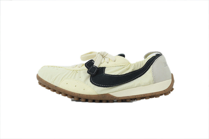 yupoo_388857_df0ec29f.jpg 【BA1HM】米黄 耐克 X 雅克慕斯 时尚休闲鞋 HV8547-700 Jacquemus x Nike Wmns Moon Shoe SP 'Alabaster'