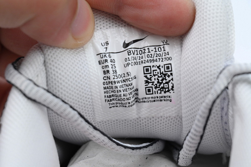 yupoo_390646_98b2440c.jpg 【AA3XH】银红 耐克 休闲跑步鞋 BV1021-101 Nike P-6000 CNPT 'Metallic Silver Red'