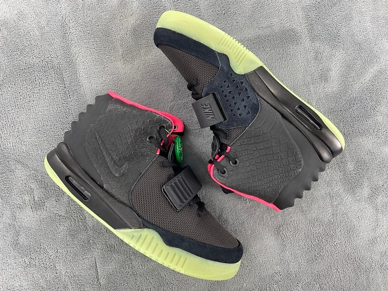 yupoo_391001_795e7b7d.jpg 【GA5TS】黑粉 纯原版耐克椰子篮球鞋 508214-006 Nike Air Yeezy 2 Solar Red