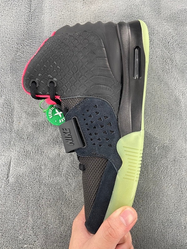 yupoo_391001_97c4024b.jpg 【GA5TS】黑粉 纯原版耐克椰子篮球鞋 508214-006 Nike Air Yeezy 2 Solar Red