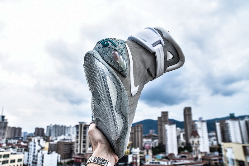 【FB3R5G】耐克回到未来 NIKE AIR MAG