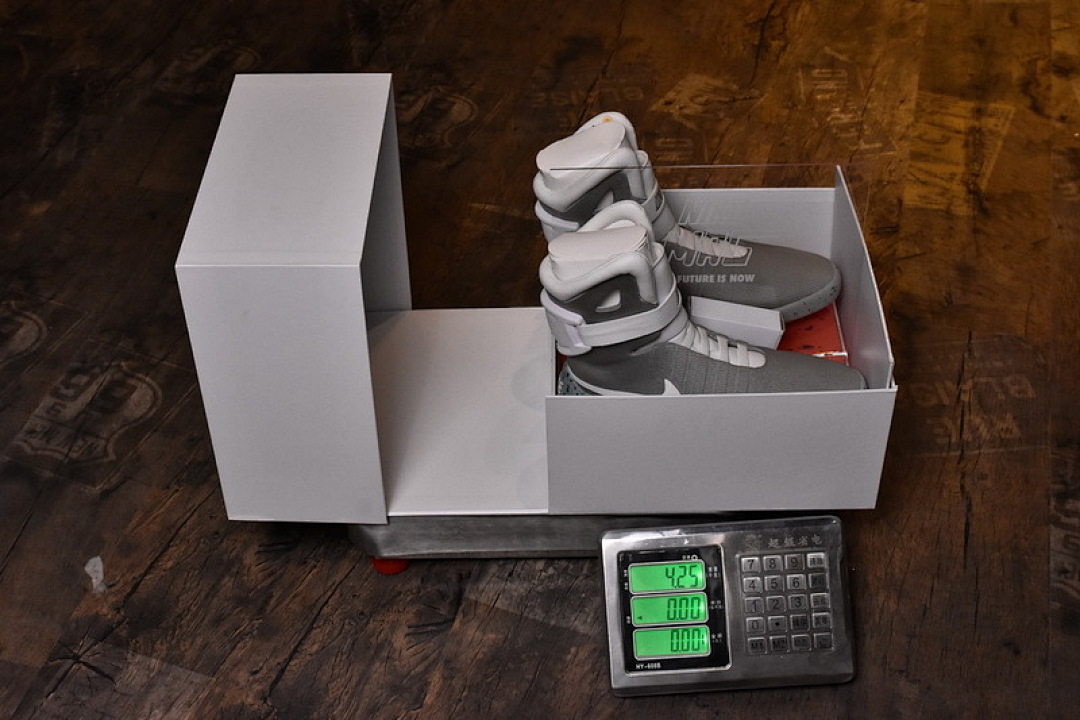 【FB3R5G】耐克回到未来 NIKE AIR MAG