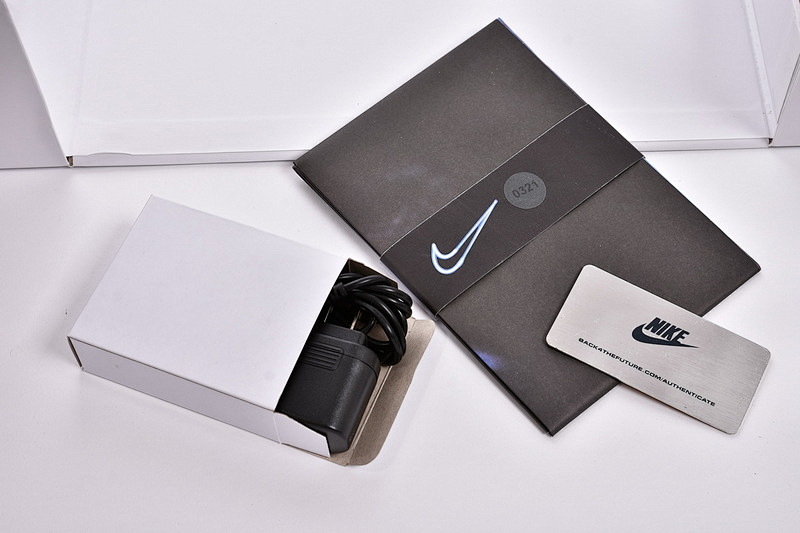 【FB3R5G】耐克回到未来 NIKE AIR MAG