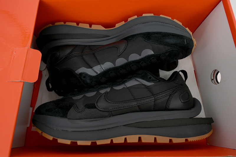 yupoo_391694_1ccdd023.jpg 【BA3PB】PB全黑 耐克华夫3代跑鞋 DD1875-001 Sacai x Nike VaporWaffle Black and Gum