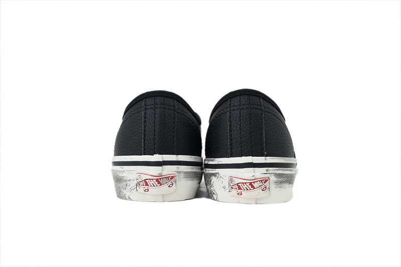 【AB3X7】铆钉皮黑 万斯 经典低帮时尚板鞋 VNO00D9NBLK Vans Premium Authentic 'Black'