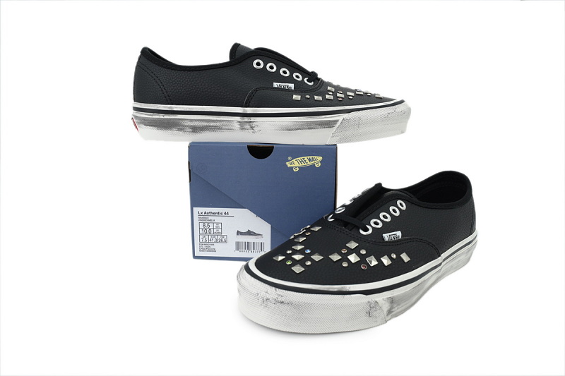 【AB3X7】铆钉皮黑 万斯 经典低帮时尚板鞋 VNO00D9NBLK Vans Premium Authentic 'Black'