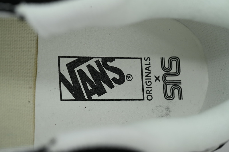 【AB8X7】面包SNS涂鸦 万斯 经典低帮时尚板鞋 Vans Knu-Skool 'Graffiti'