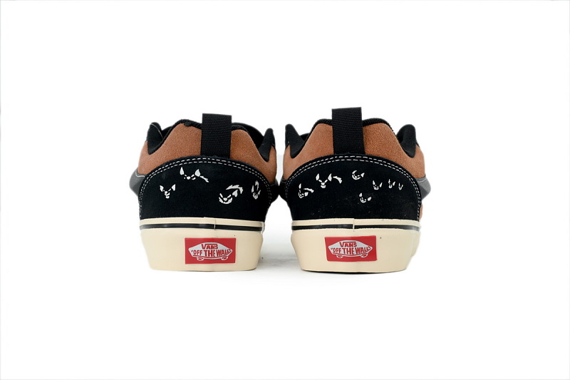 【AB8X7】面包迪斯尼 万斯 经典低帮时尚板鞋 VN0009QCYS8 Disney x Vans Knu-Skool 'Scar'
