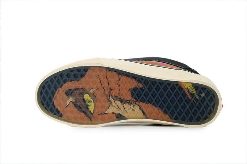 【AB8X7】面包迪斯尼 万斯 经典低帮时尚板鞋 VN0009QCYS8 Disney x Vans Knu-Skool 'Scar'
