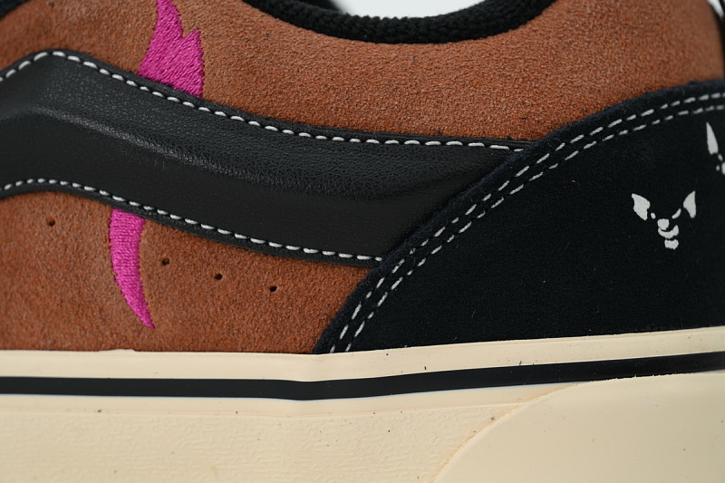【AB8X7】面包迪斯尼 万斯 经典低帮时尚板鞋 VN0009QCYS8 Disney x Vans Knu-Skool 'Scar'