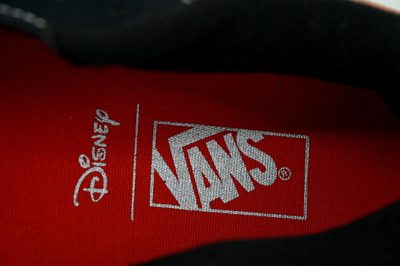 【AB8X7】面包迪斯尼 万斯 经典低帮时尚板鞋 VN0009QCYS8 Disney x Vans Knu-Skool 'Scar'