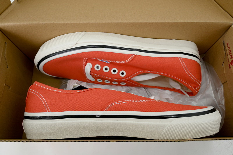 【AB7X7】安娜海姆脏橘 万斯 经典低帮时尚板鞋 VN0A38ENMR8 Vans Authentic 44 DX 'Orange White'
