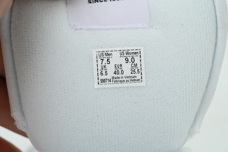 【AB6X7】面包白皮 万斯 经典低帮时尚板鞋 VN0009QCW00 Vans Knu-Skool 'True White'