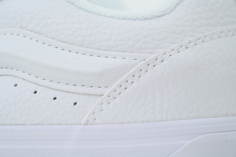 【AB6X7】面包白皮 万斯 经典低帮时尚板鞋 VN0009QCW00 Vans Knu-Skool 'True White'