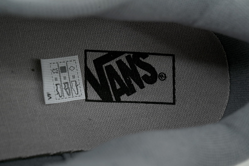 【AB6X7】面包中灰色 万斯 经典低帮时尚板鞋 MKKW0606ZDH Vans Knu-Skool 'Grey'