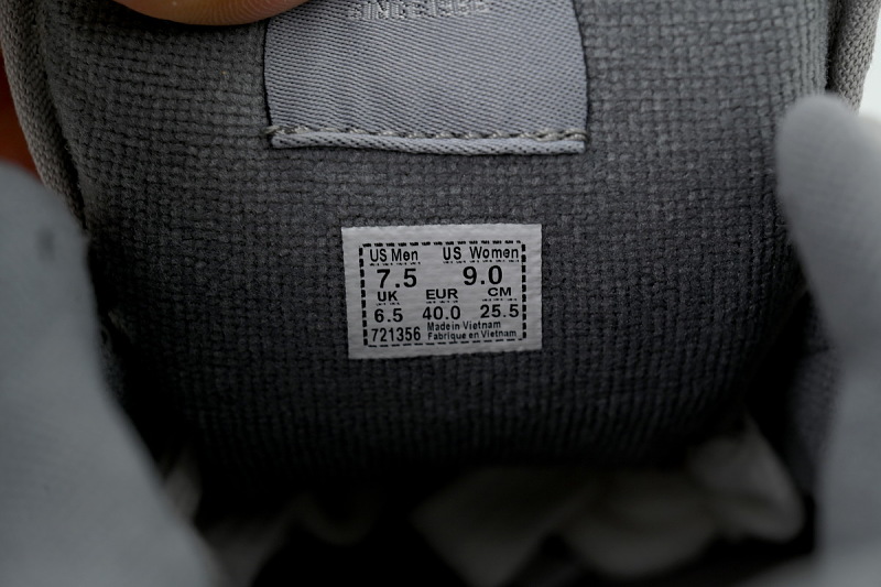 【AB6X7】面包中灰色 万斯 经典低帮时尚板鞋 MKKW0606ZDH Vans Knu-Skool 'Grey'