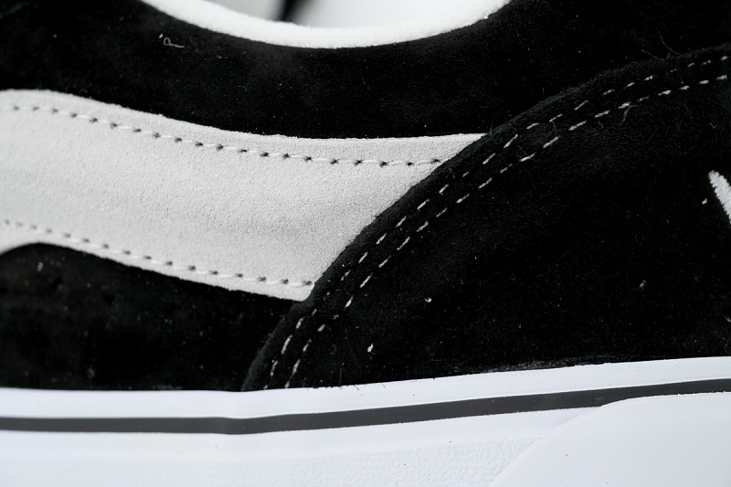【AB8X7】面包刺绣 万斯 经典低帮时尚板鞋 VN0A7Q5JB3P Vans Vault UA Knu-Skool VR3 LX Imran Potato Black White