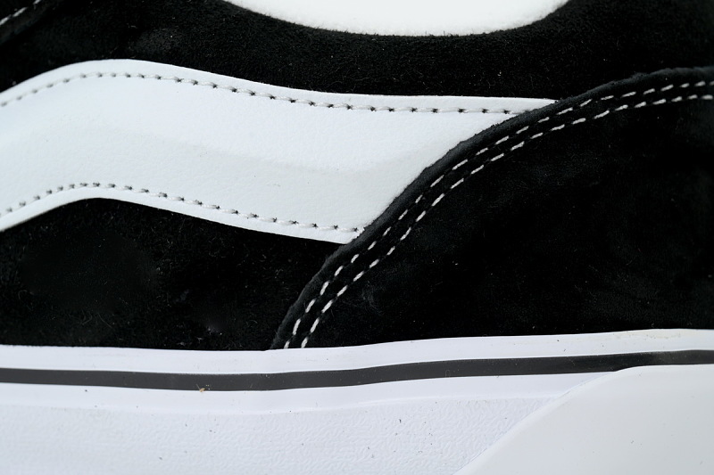 【AB6X7】面包经典黑 万斯 经典低帮时尚板鞋 VN0009QC6BT Vans Knu-Skool 'Black White'