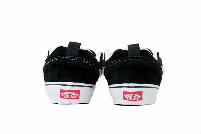 【AB6X7】面包经典黑 万斯 经典低帮时尚板鞋 VN0009QC6BT Vans Knu-Skool 'Black White'
