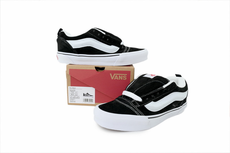 【AB6X7】面包经典黑 万斯 经典低帮时尚板鞋 VN0009QC6BT Vans Knu-Skool 'Black White'