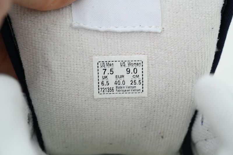 【AB6X7】面包蓝白条 万斯 经典低帮时尚板鞋 VN0009QC6BP Vans Knu-Skool 'Navy White'