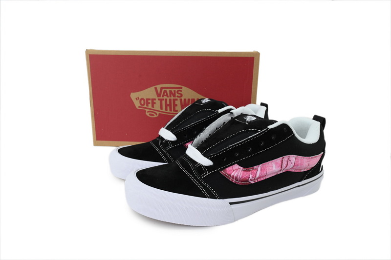 【AB6X7】面包水蜜桃 万斯 经典低帮时尚板鞋 VN0009QCB9P Peaches x Vans Knu-Skool 'Black Pink'