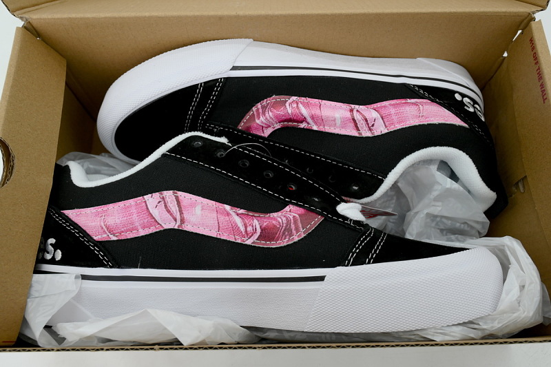 【AB6X7】面包水蜜桃 万斯 经典低帮时尚板鞋 VN0009QCB9P Peaches x Vans Knu-Skool 'Black Pink'