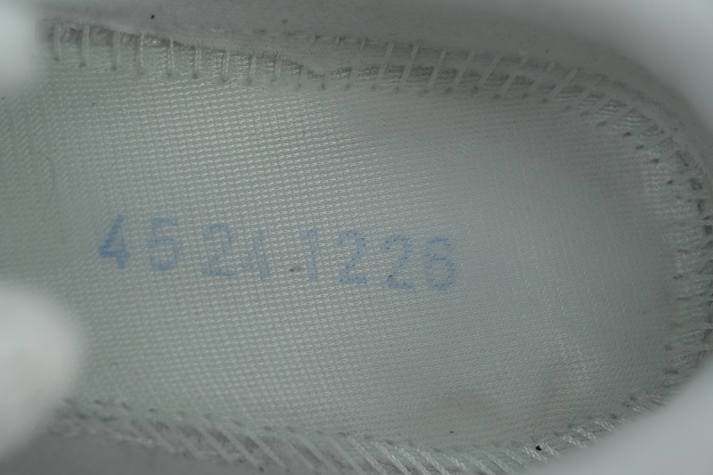 【BA3M5】白色 亚瑟士 复古时尚跑步鞋 1203A727-100 A.P.C. x ASICS Gel Kayano 14 'White Pure Silver'