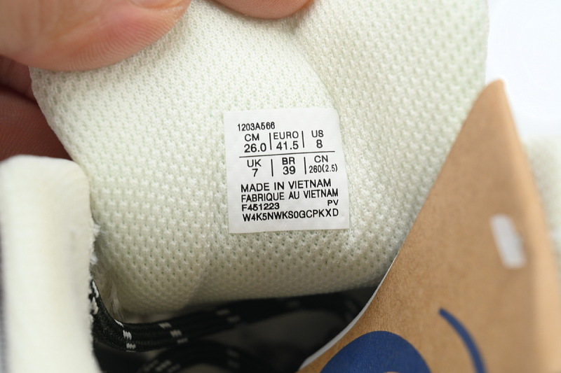 【BA7X7】卡其银黑 亚瑟士 复古时尚跑步鞋 1203A566-100 Kith x Asics Gel Kayano 14 'Cream Scarab'