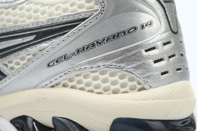 【BA7X7】卡其银黑 亚瑟士 复古时尚跑步鞋 1203A566-100 Kith x Asics Gel Kayano 14 'Cream Scarab'
