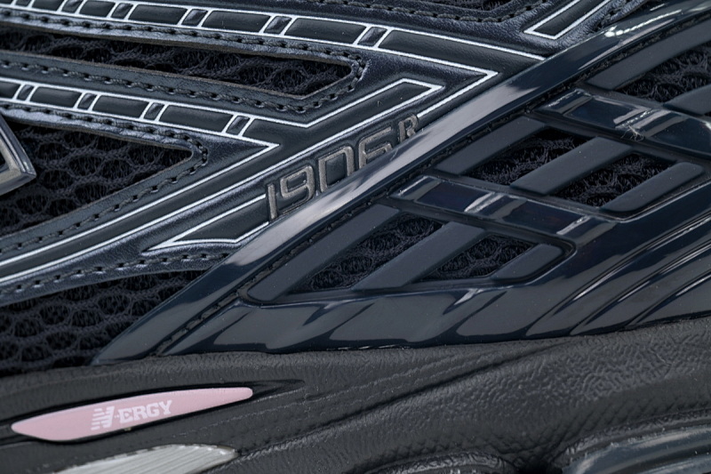 yupoo_403506_e2595401.jpg 【BA7CE】黑粉RCU 1906R系列复古时尚 U1906RCU 1906R 'Pink Taffy'