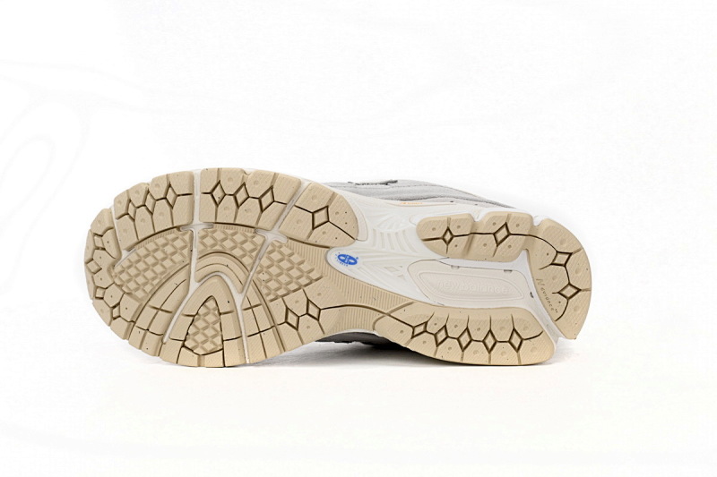yupoo_408105_575f6880.jpg 【BA7CE】浅灰色RSB 新百伦NB复古休闲跑步鞋 M2002RSB New Balance 2002R White Grey